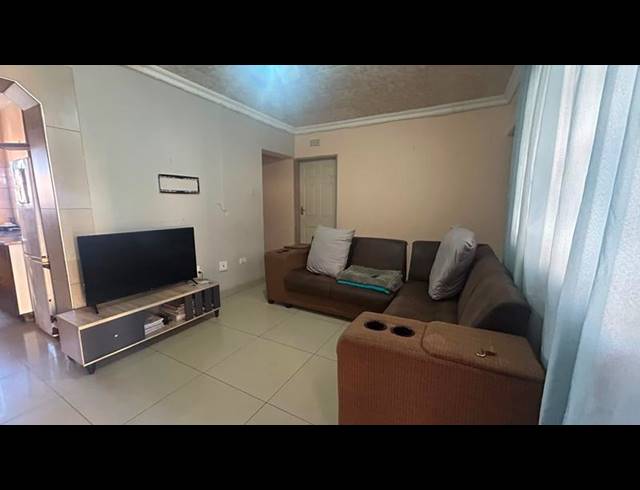 3 BEDROOM APARTMENT FOR SALE IN BRACKENHAM